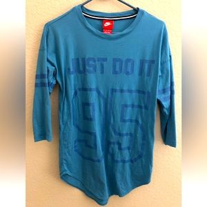 WOMENS NIKE BLUE FOOTBALL FAN JERSEY STYLE SHIRT “JUST DO IT 95” Size XS